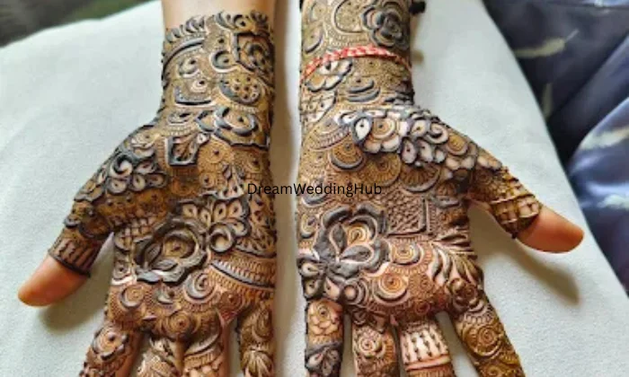 Hoor Mehendi Artist